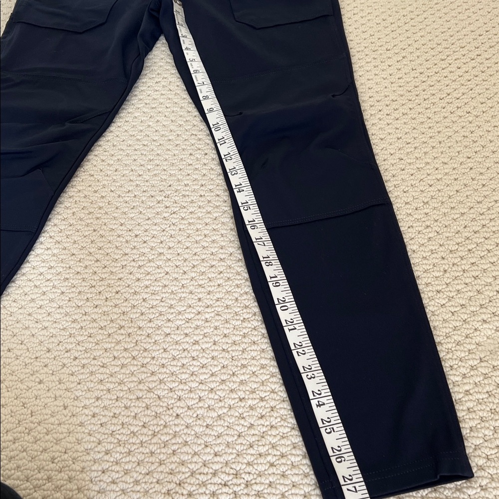 EUC Carhartt women’s fitted work pants in Navy size Small - 4/6 - Picture 6 of 9